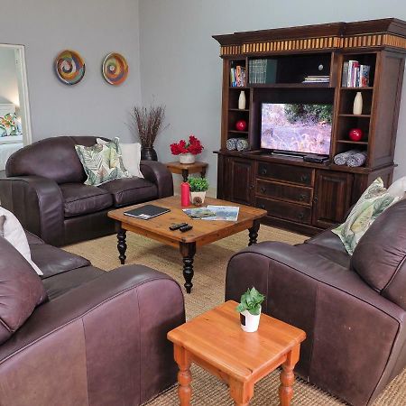 Poinsettia Family Cottage ヘイジービュー エクステリア 写真